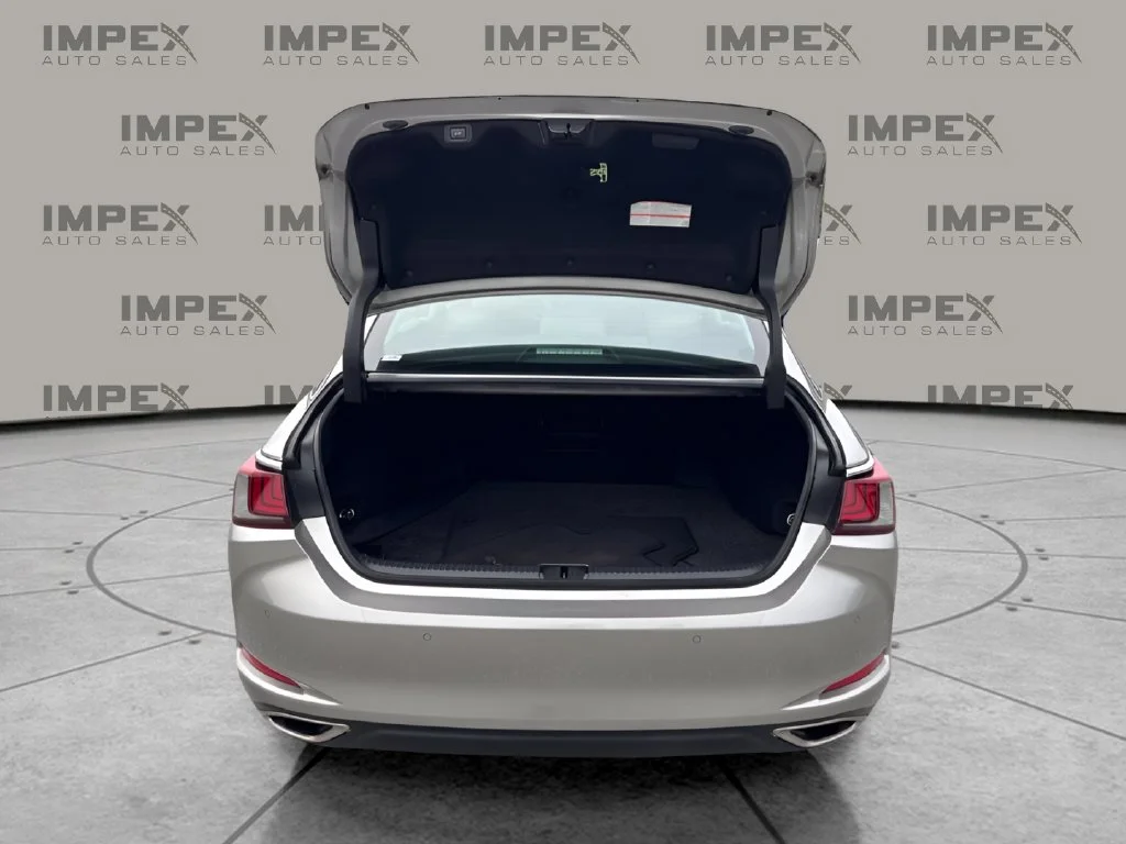 Used 2020 Silver Lexus 350 image 28