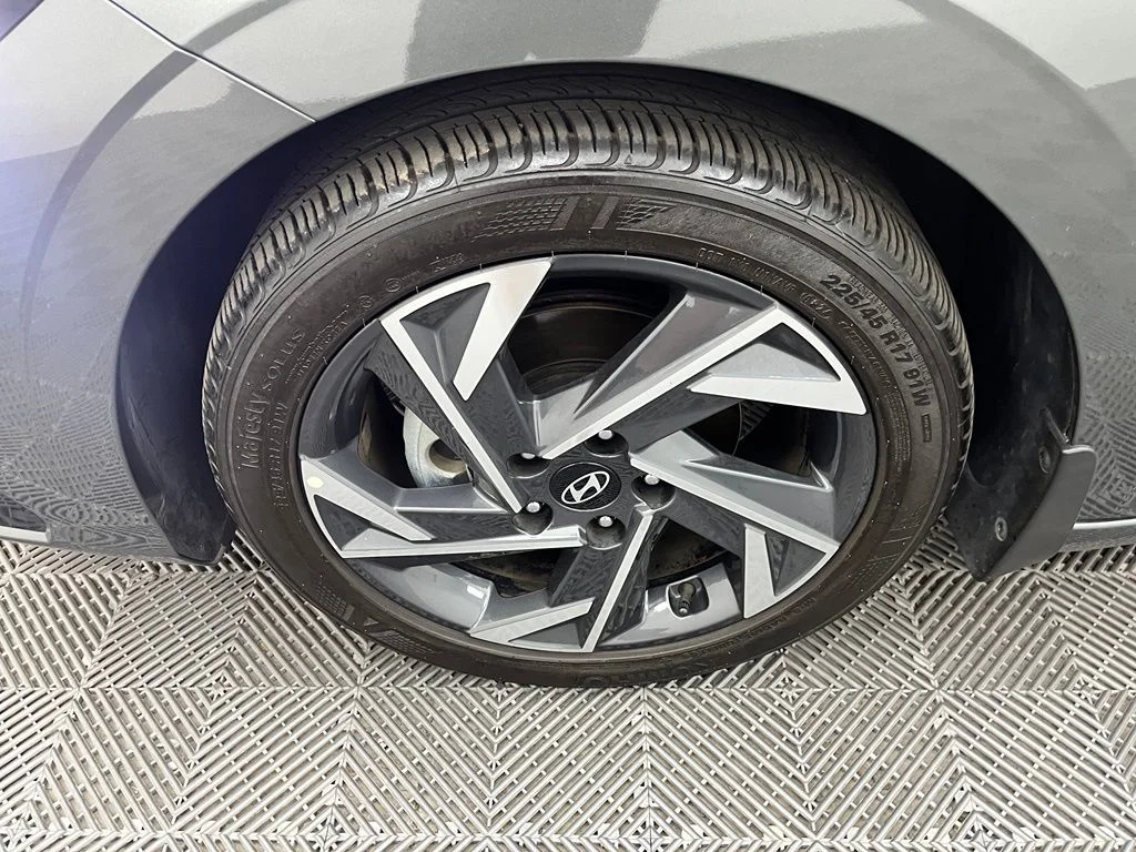 Used 2024 Gray Hyundai SEL image 15