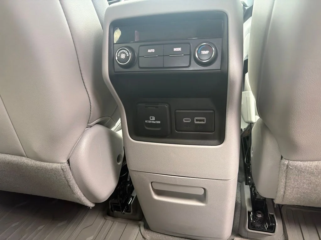 Used 2023 Summit White GMC SLT image 22