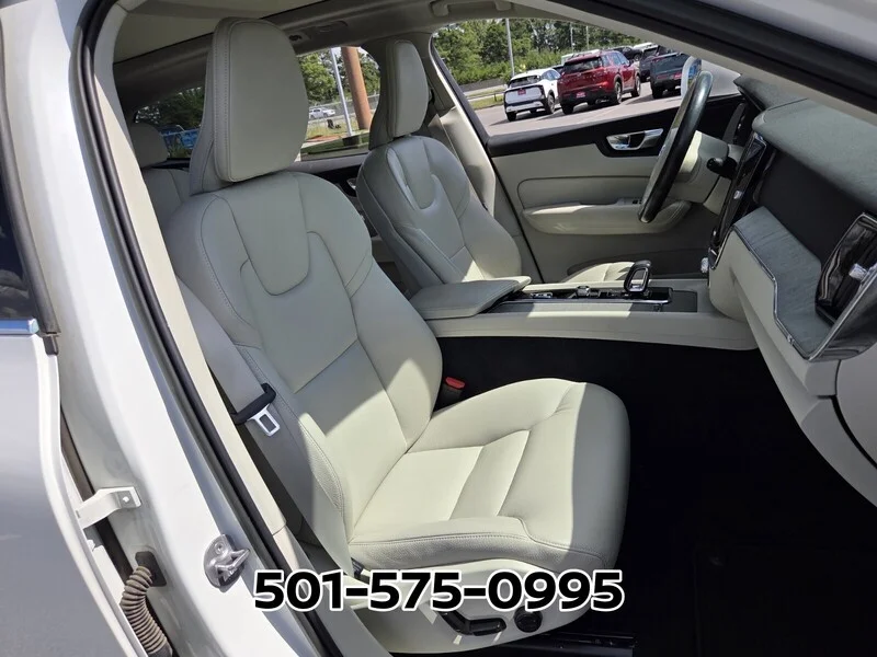 Used 2023 Crystal White Metallic VOLVO B5 AWD PLUS BRIGHT THEME image 19