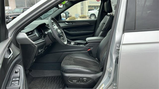 2023 Jeep Grand Cherokee L Altitude - Photo 9