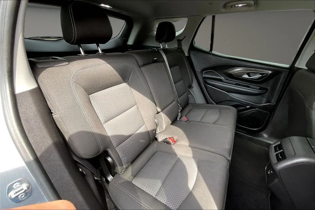 Used 2024 Silver GMC SLE image 28