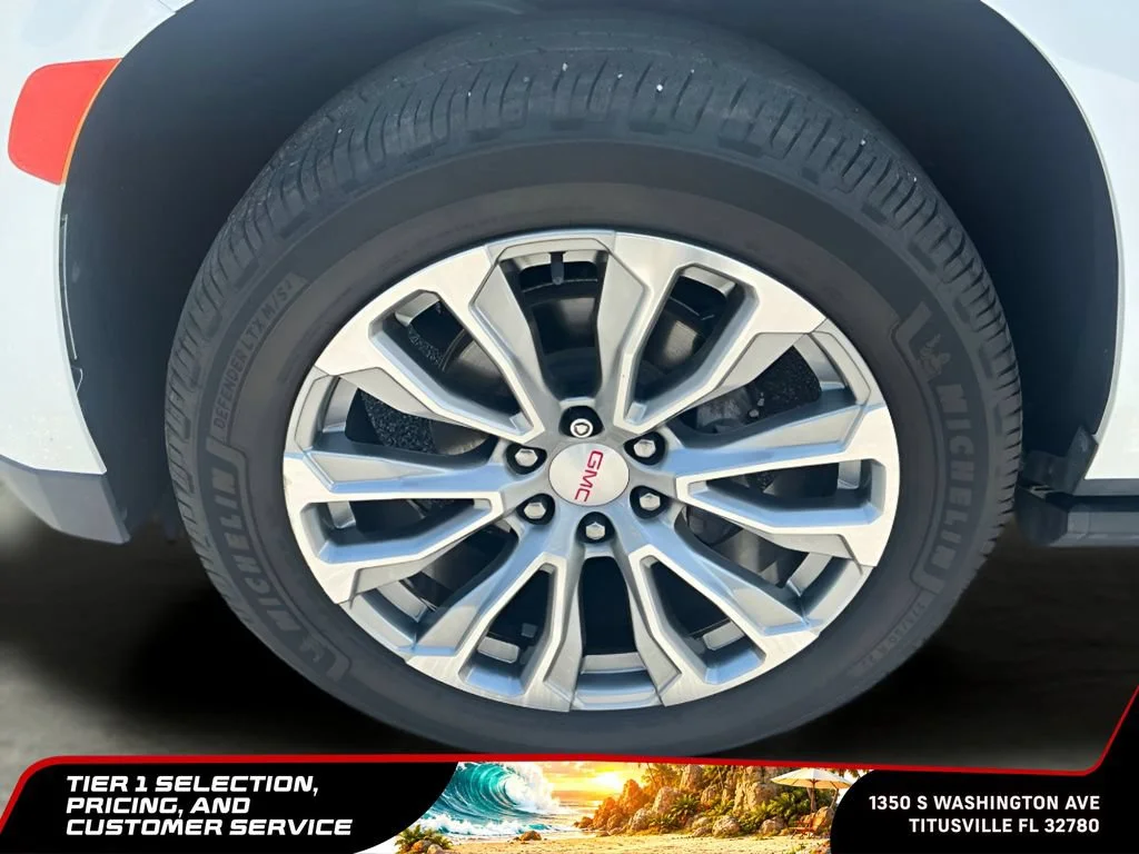 Used 2022 White Frost Tricoat GMC Denali image 47