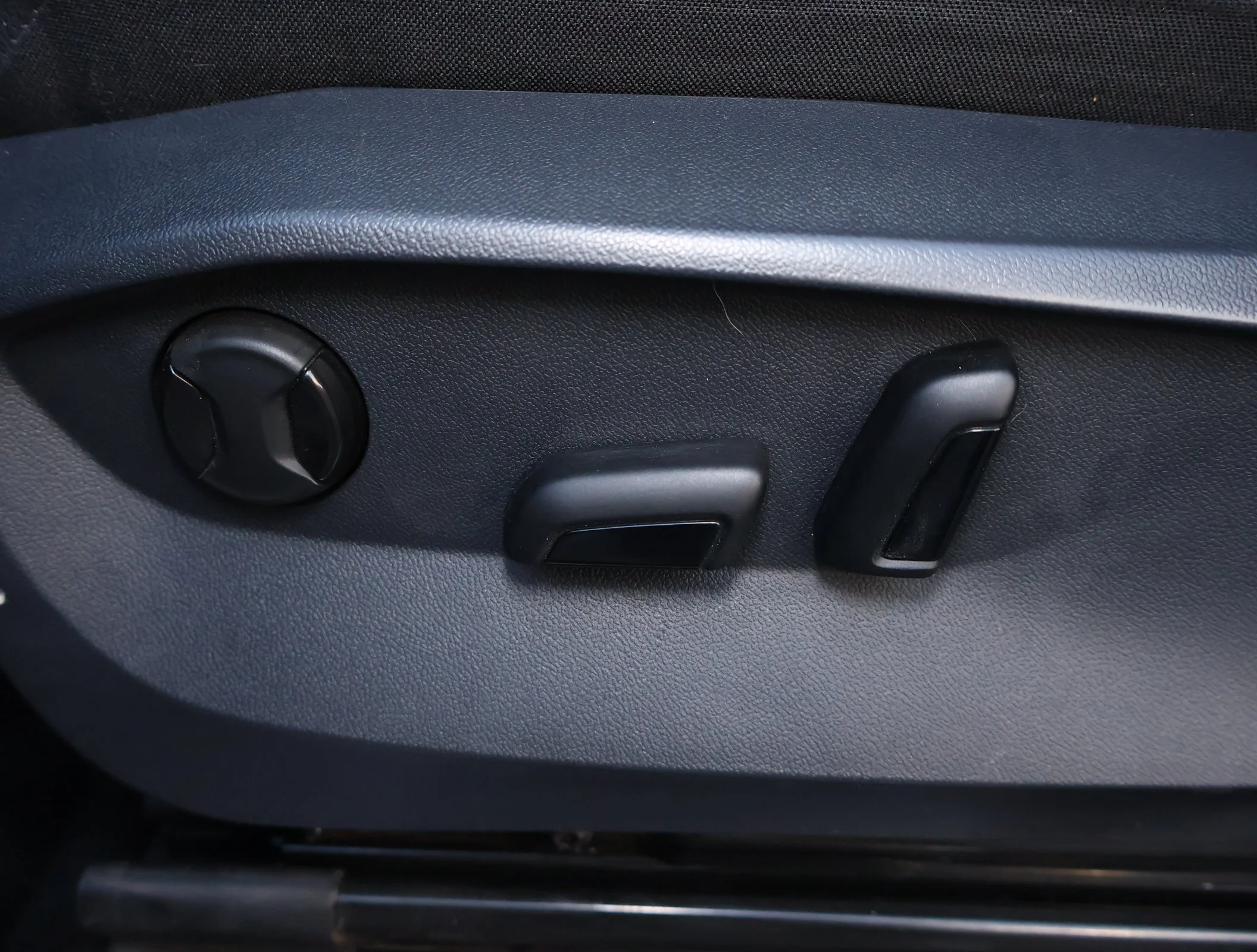 Used 2023 Gray Volkswagen SE R-Line Black image 9