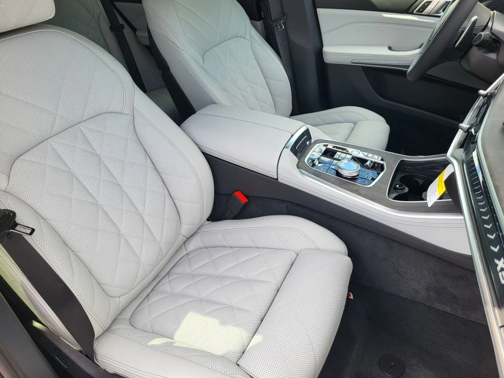 New 2026 Skyscraper Grey Metallic BMW xDrive50e image 27