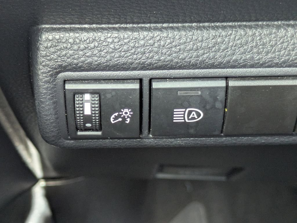 Used 2025 White Toyota LE image 22