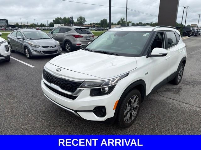 Used 2021 White Kia EX image 8