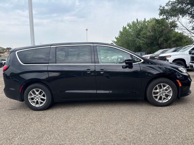 Used 2025 Black Chrysler Select image 2