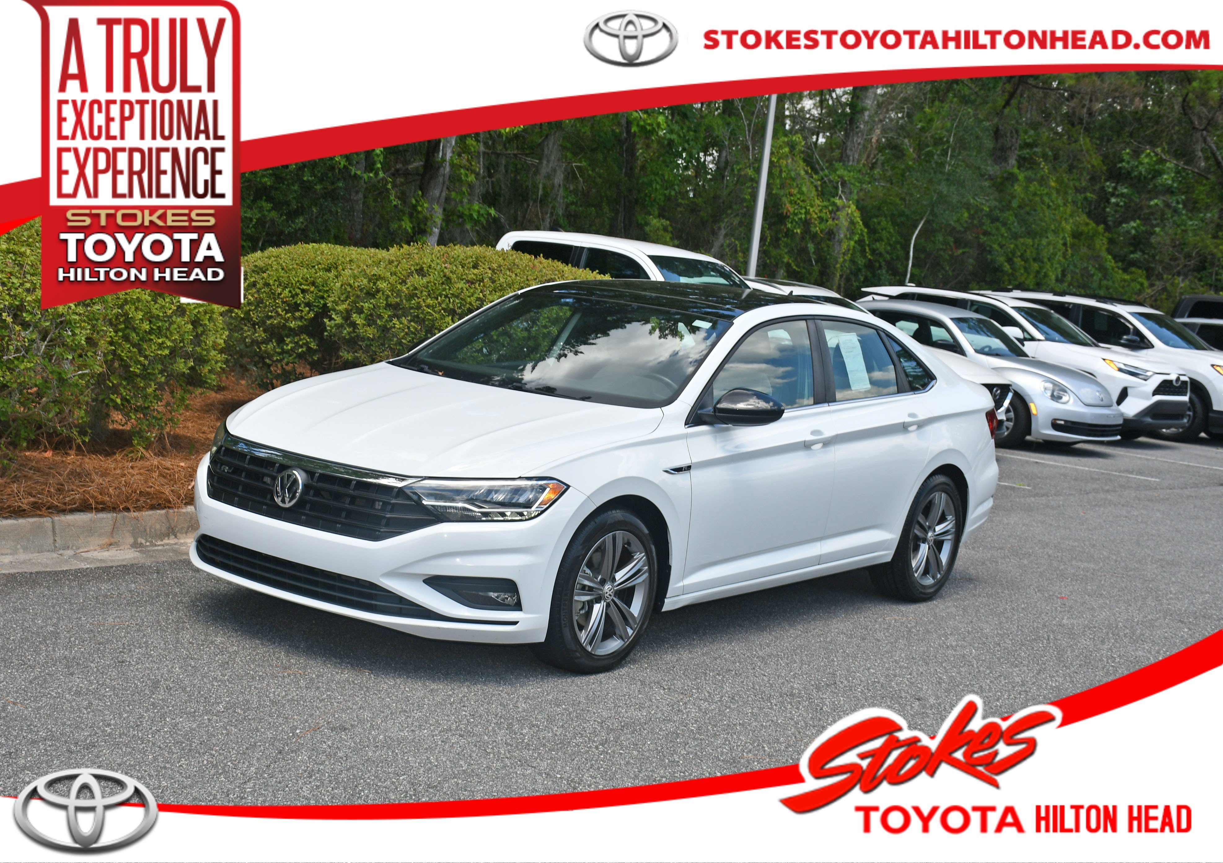 Used 2021  Volkswagen R-Line image 1