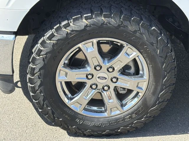 Used 2023 White Ford XLT image 17