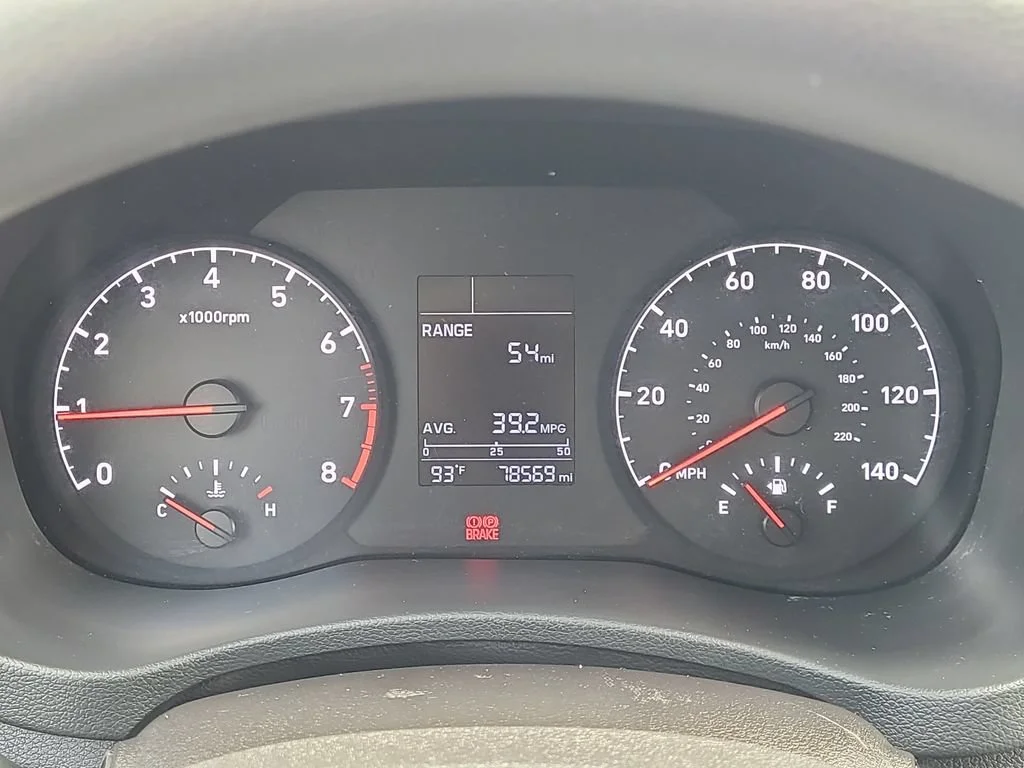 Used 2019 Red Hyundai SE image 20