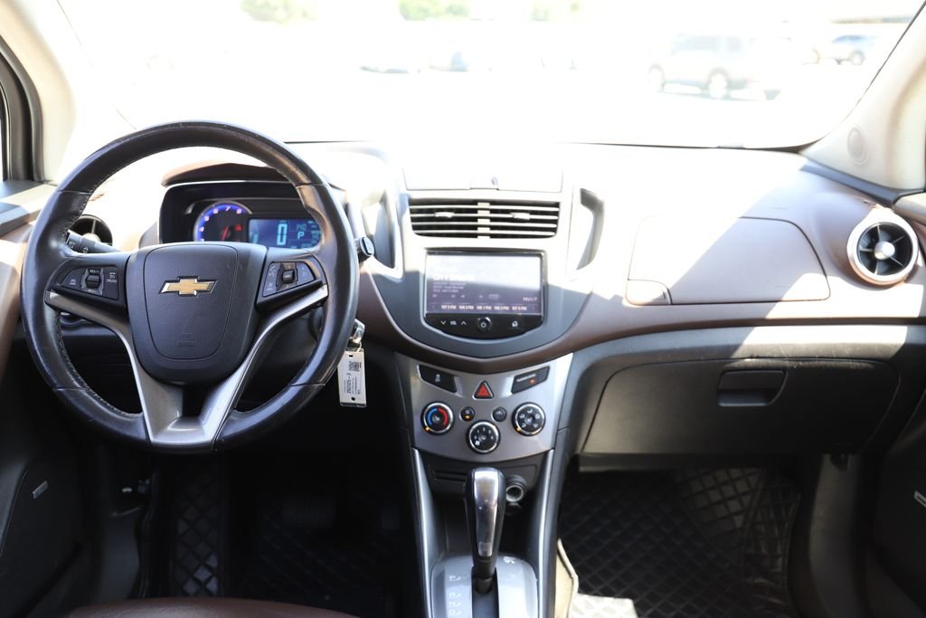 Used 2016 White Pearl Chevrolet LTZ image 5