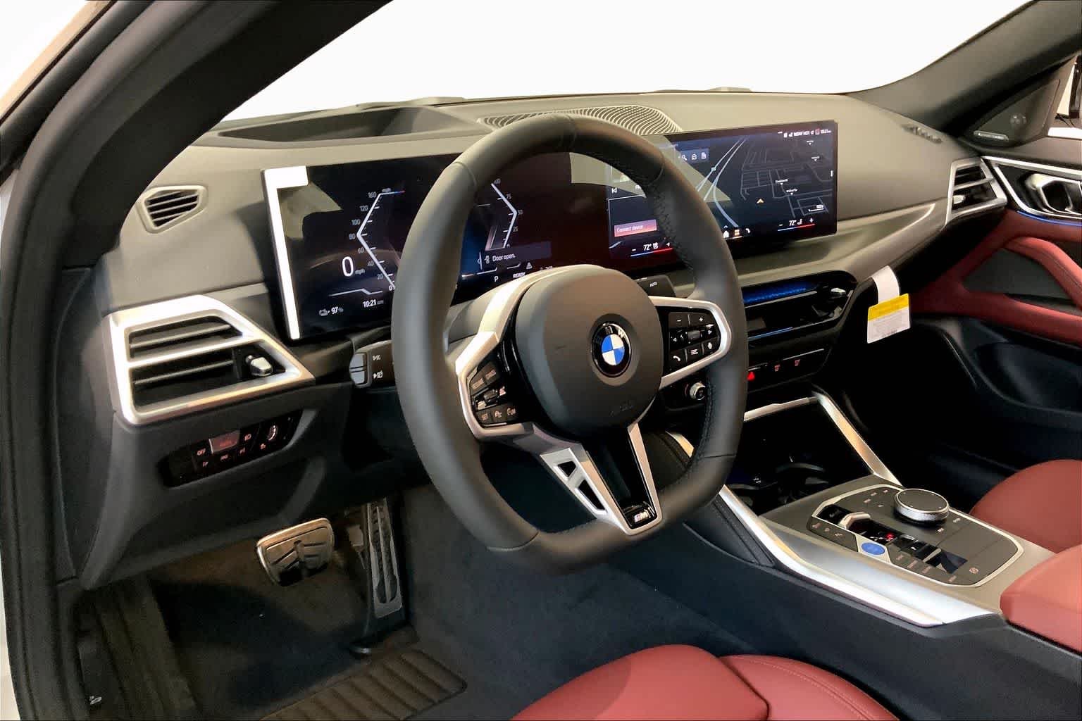 New 2026 Mineral White Metallic BMW xDrive40 image 8