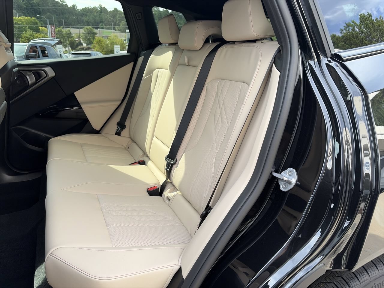 New 2026 Black Sapphire Metallic BMW 30 xDrive image 32