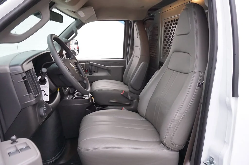 2025 Chevrolet Express Cargo Work Van - Photo 9