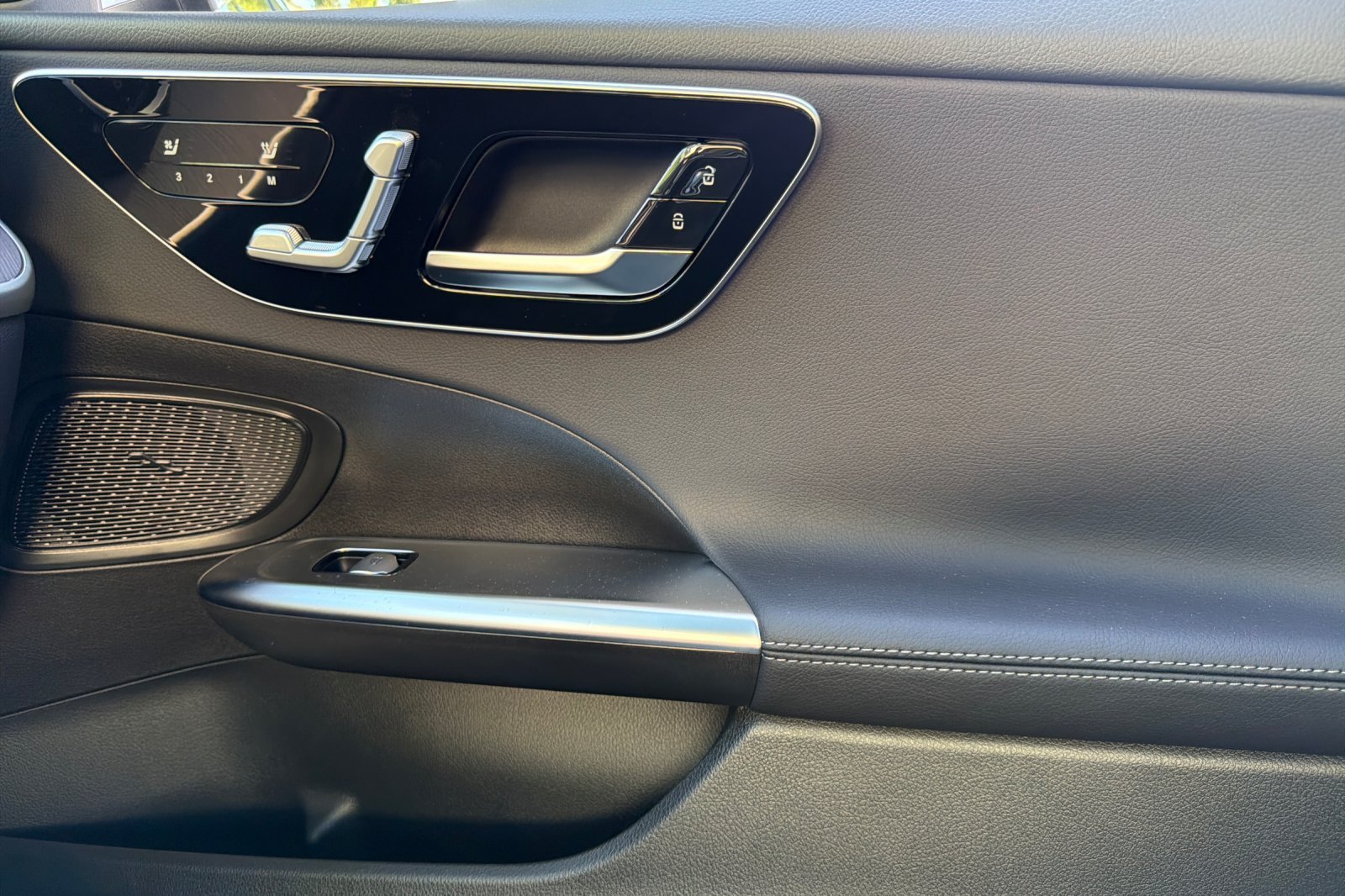 New 2026 Polar White Mercedes-Benz C 300 image 34