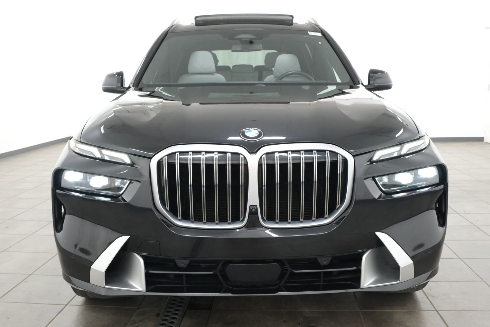 Used 2024 Black Sapphire Metallic BMW xDrive40i image 7
