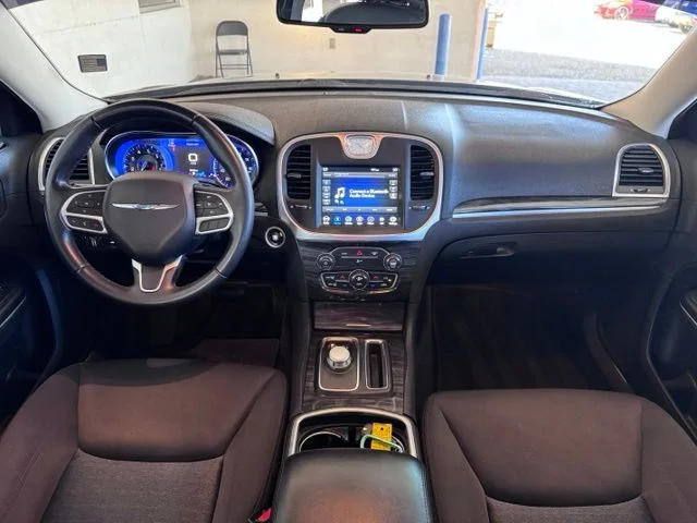 2018 Chrysler 300 Touring - Photo 12