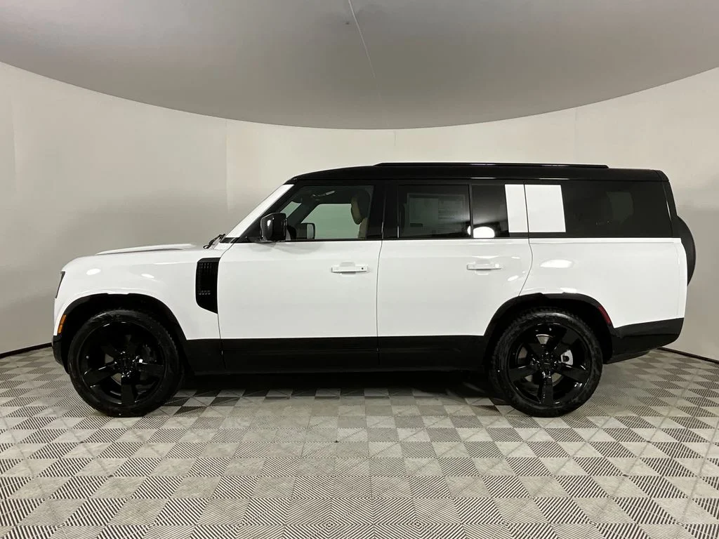 New 2026 Fuji White Land Rover X-Dynamic SE image 6