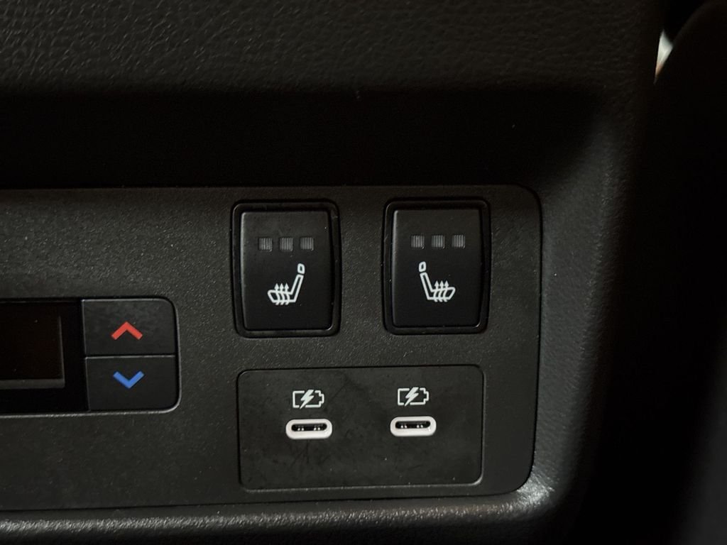 Certified Used 2025 Gun Metallic Nissan Platinum image 32