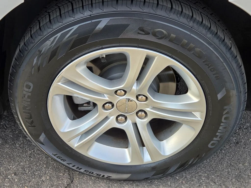 Used 2023 Silver Dodge SXT image 11