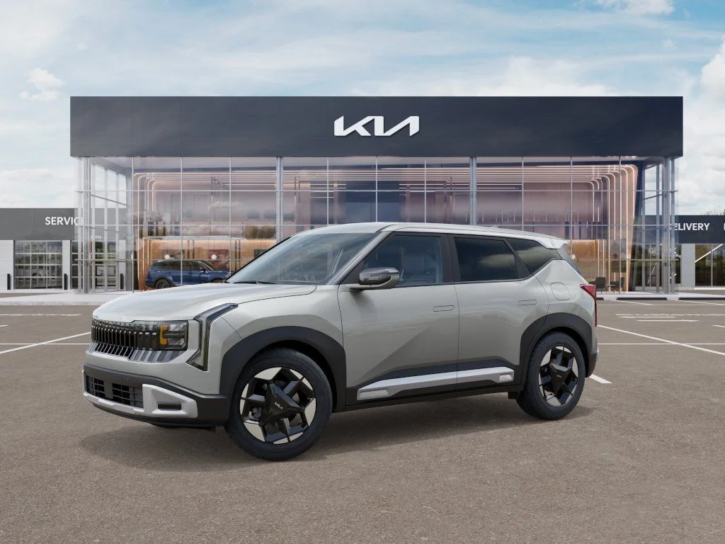 New 2027 Ivory Silver Kia S image 3