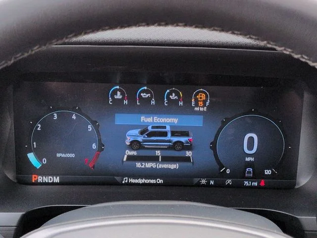 New 2026 Agate Black Metallic Ford XLT image 25