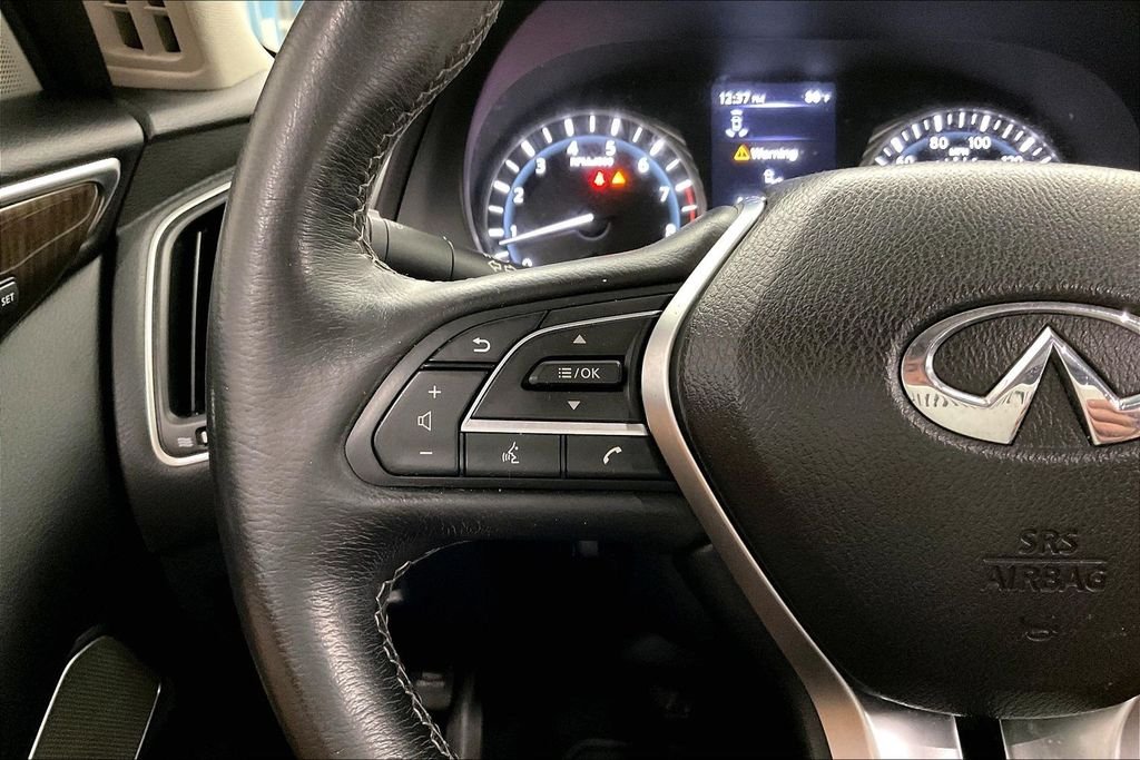 Used 2018 Black INFINITI 3.0t LUXE image 22