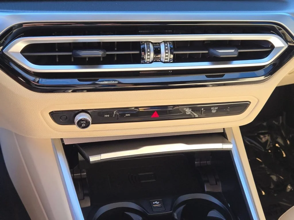Used 2023 Mineral White Met BMW eDrive35 image 23