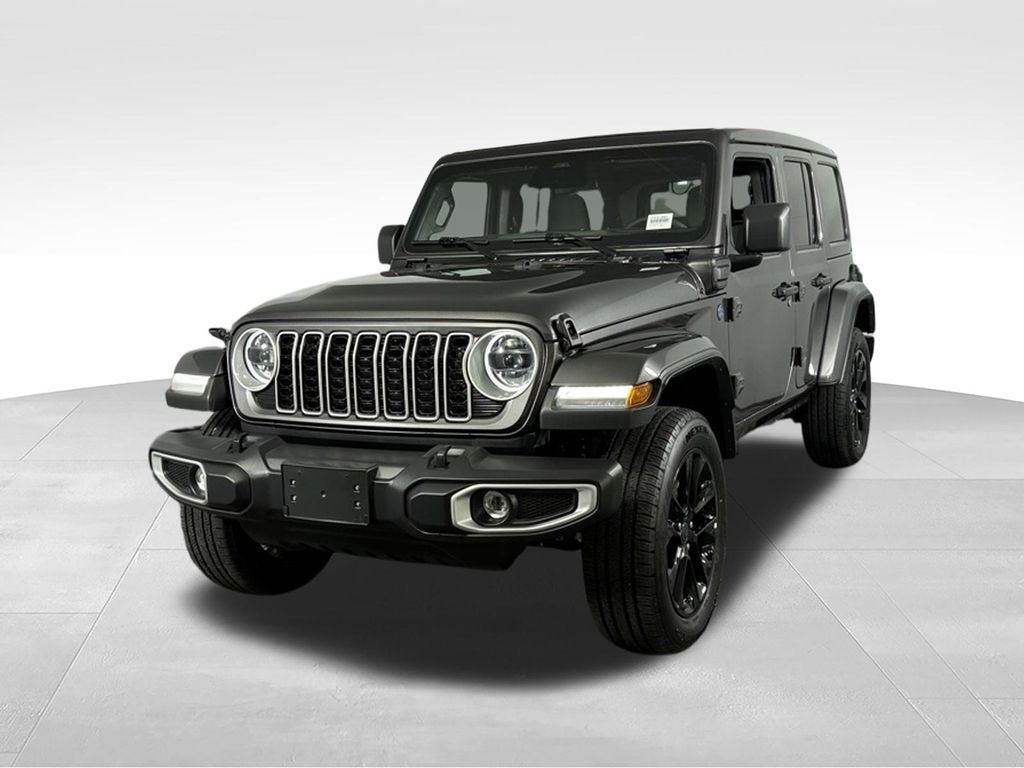 Used 2025 Crystal Metallic Jeep Sahara 4xe image 10