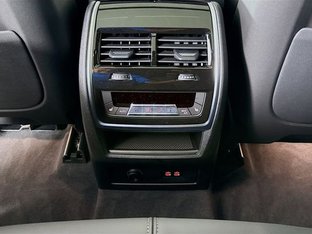 2026 BMW X5 50e - Photo 27