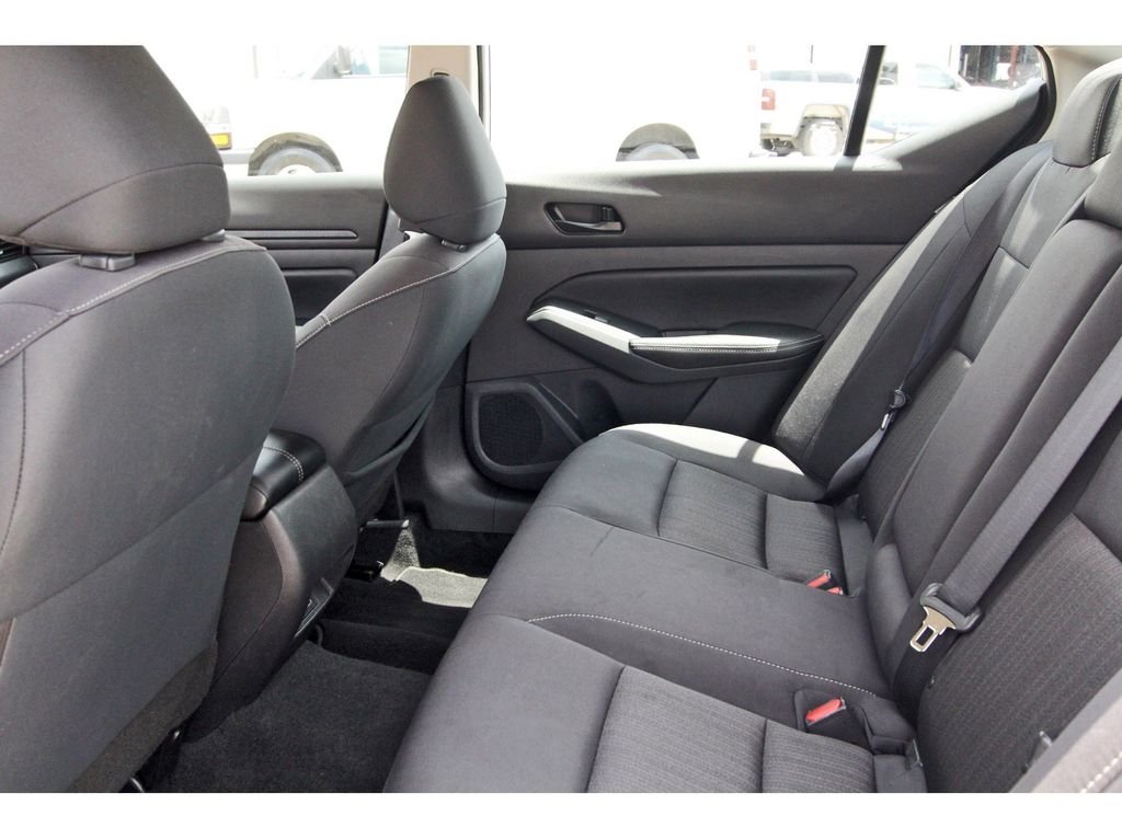 Used 2025 White Nissan 2.5 SV image 30