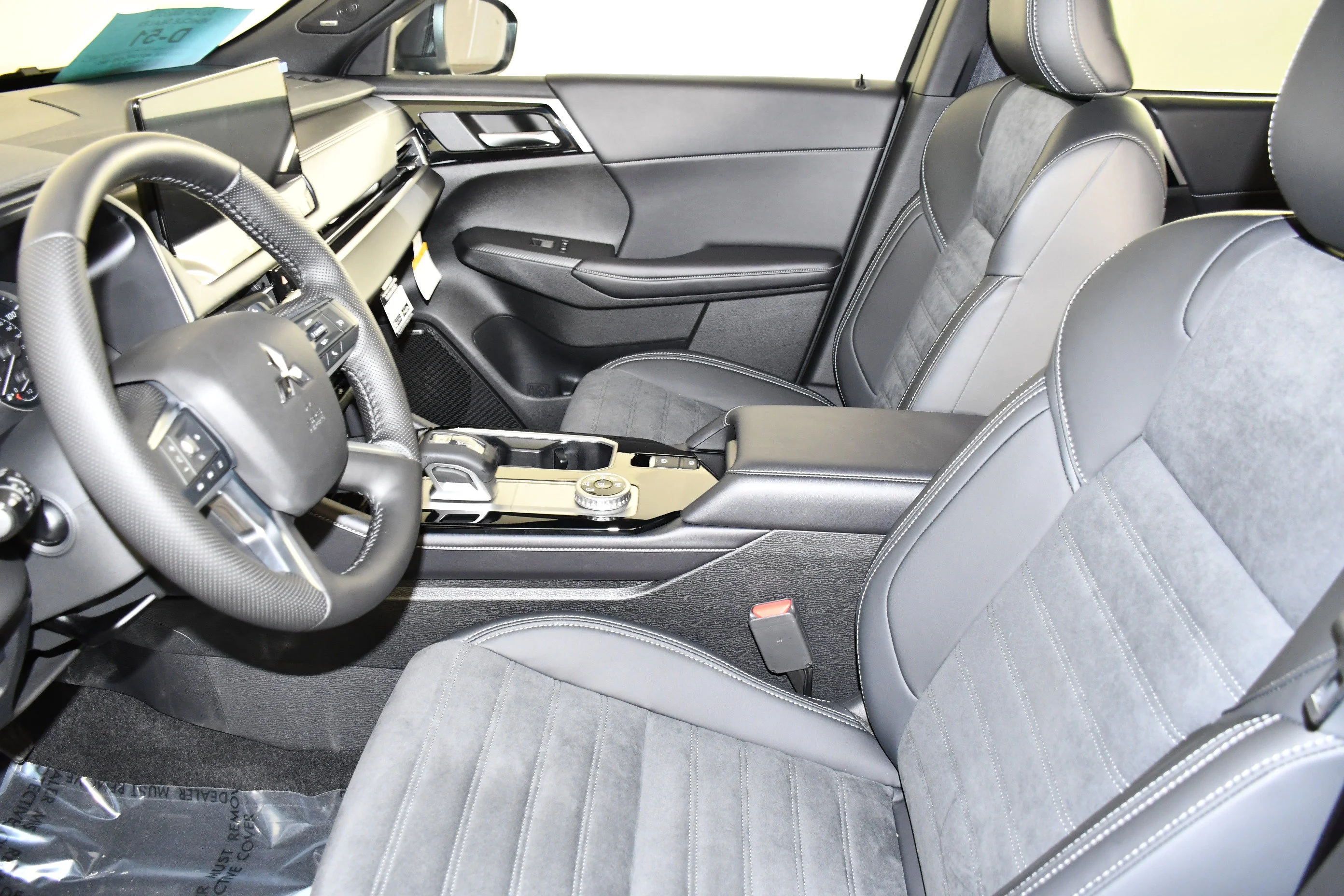 New 2026 Graphite Gray Mitsubishi LE image 14
