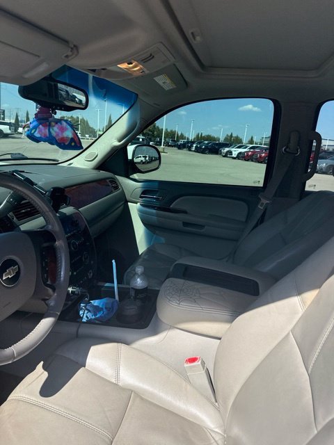 Used 2009 White Chevrolet LT image 7