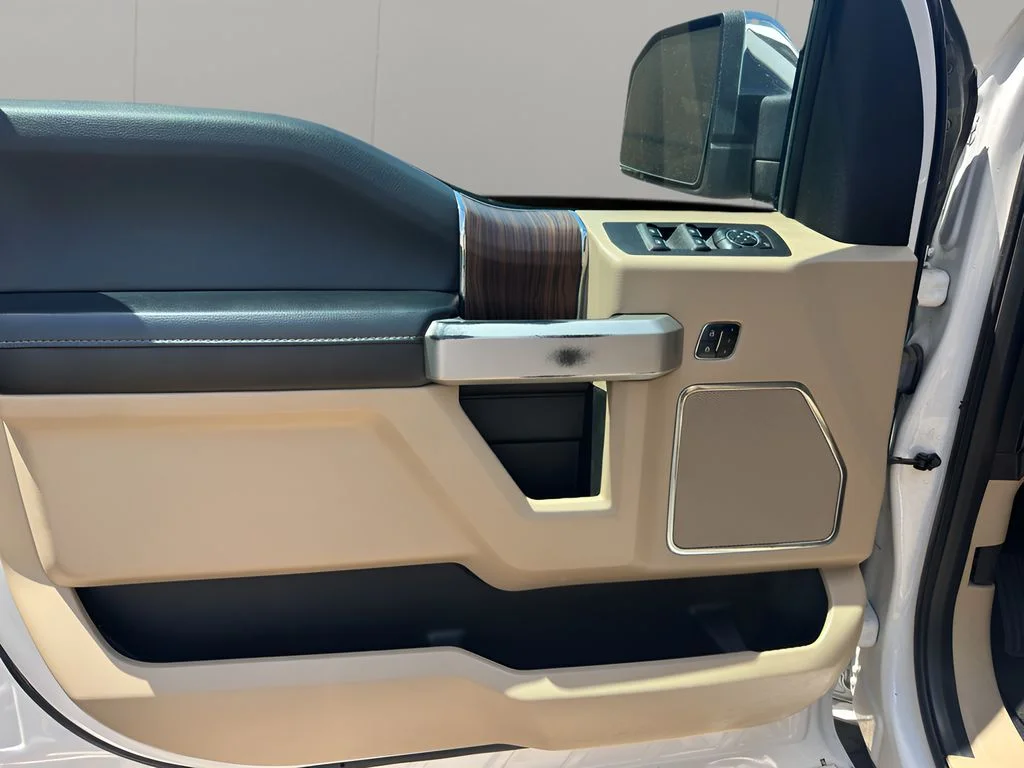Used 2016 White Platinum Metallic Tri-Coat Ford Lariat image 39