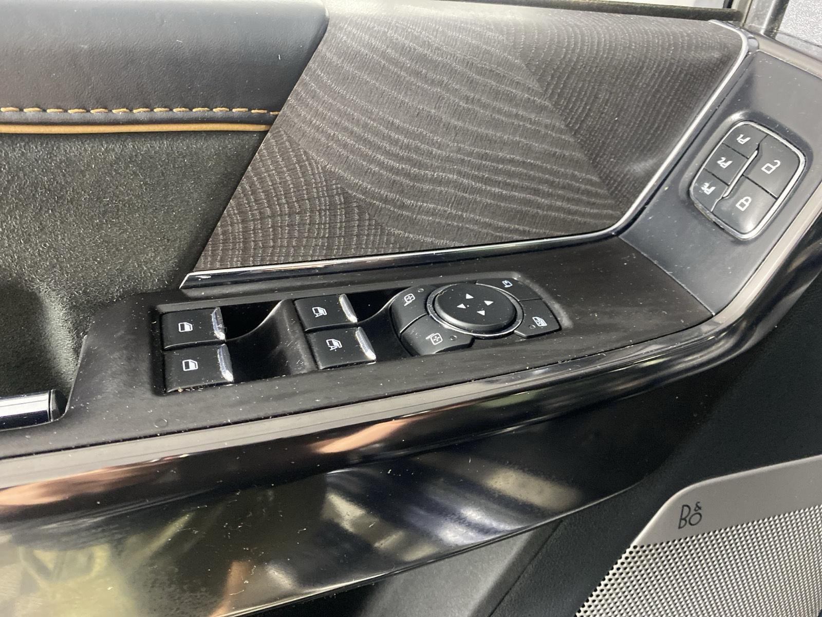 Used 2021 Smoked Quartz Metallic Tinted Clearcoat Ford Platinum image 15