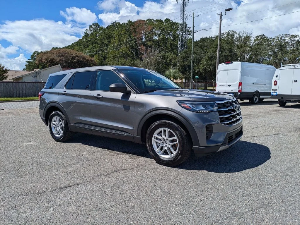 Used 2026 Gray Ford Active image 1