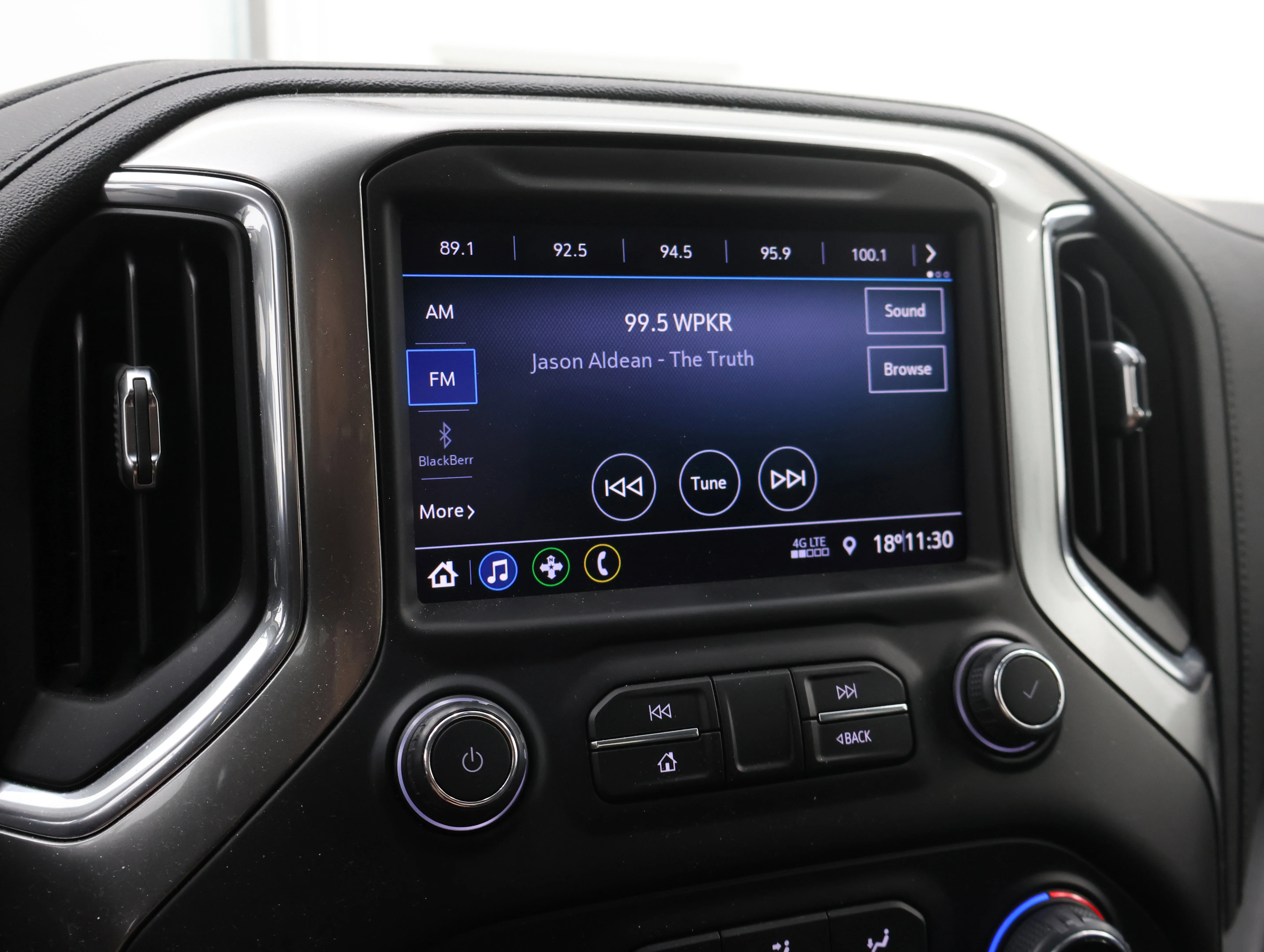 Used 2020 Summit White Chevrolet LT image 11