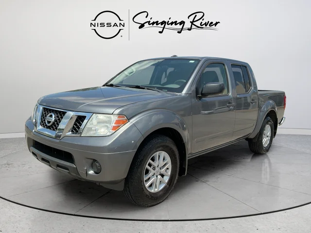 Used 2018 Gray Nissan SV image 3