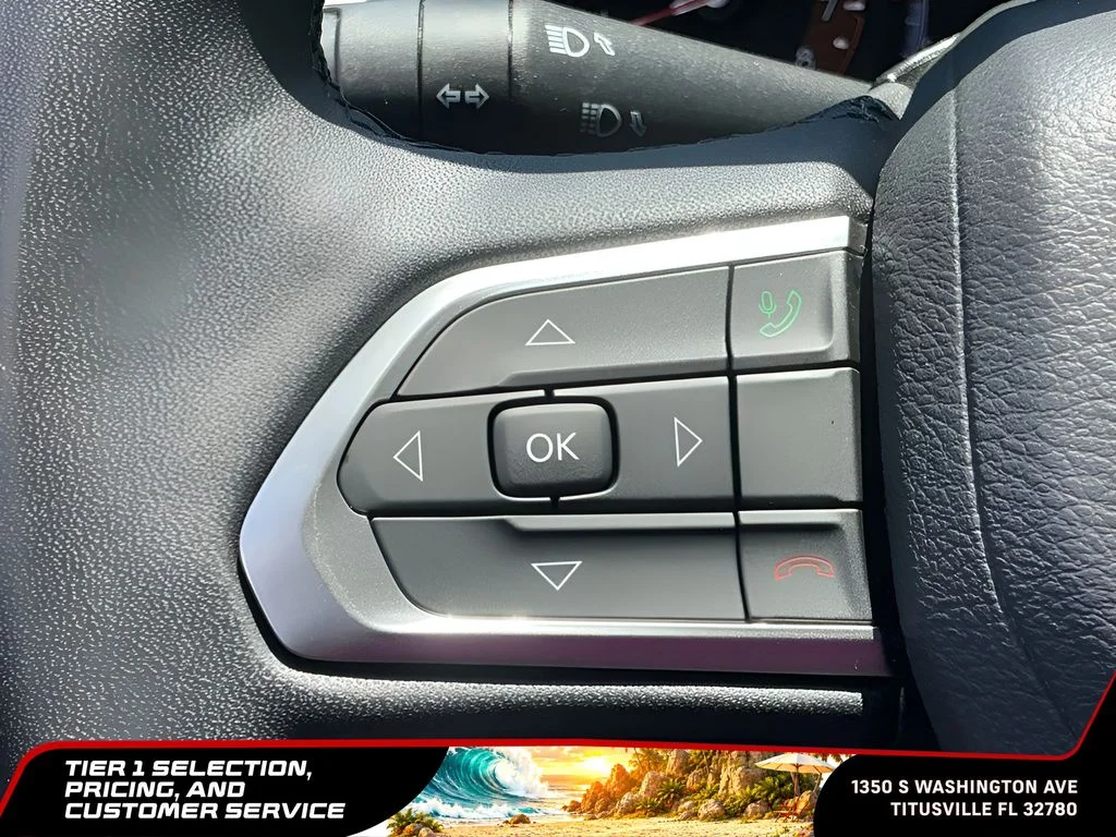 Used 2025 Silver Jeep Limited image 28
