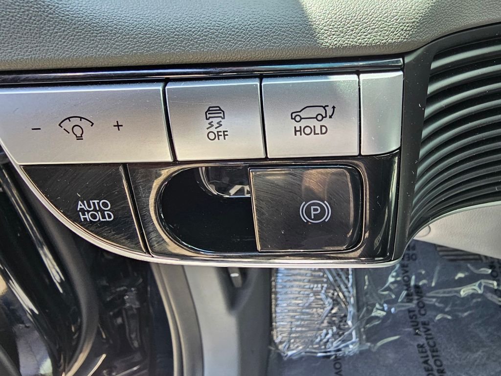 Certified Used 2024 Black Hyundai SEL image 25