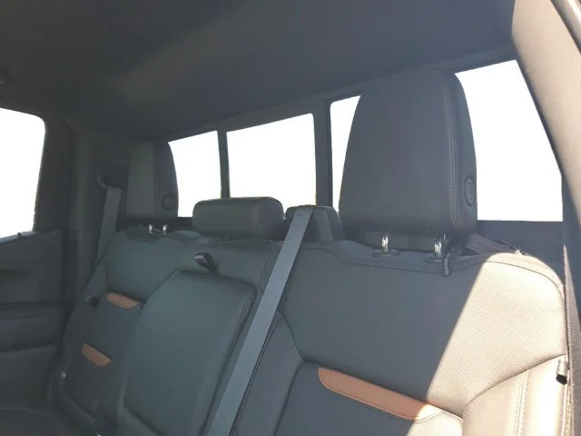 Used 2021 SUMMIT WHITE GMC AT4 image 27