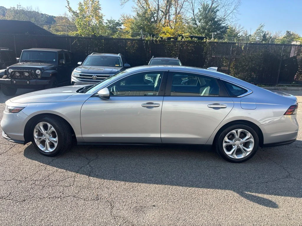 Used 2023 Silver Honda LX image 3