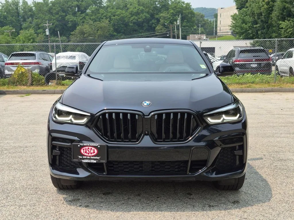 Used 2022 Black BMW xDrive40i image 11