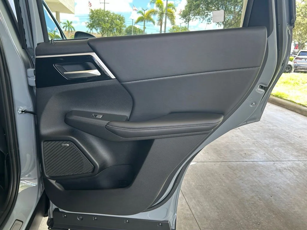 New 2026 Gray Mitsubishi SE S-AWC image 31