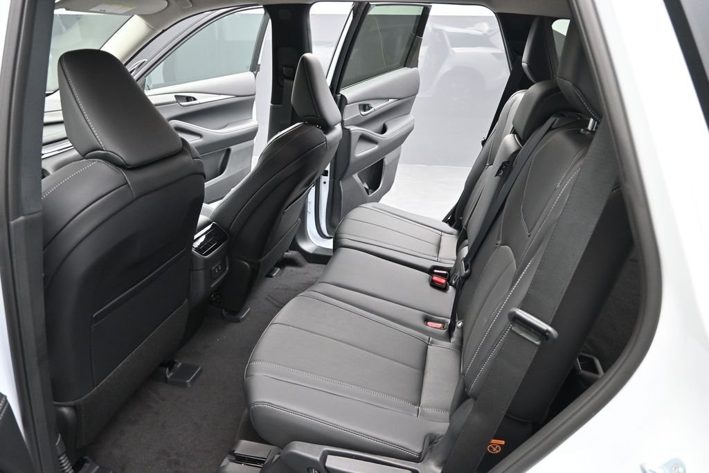 New 2027 RADIANT WHITE INFINITI Pure AWD image 10