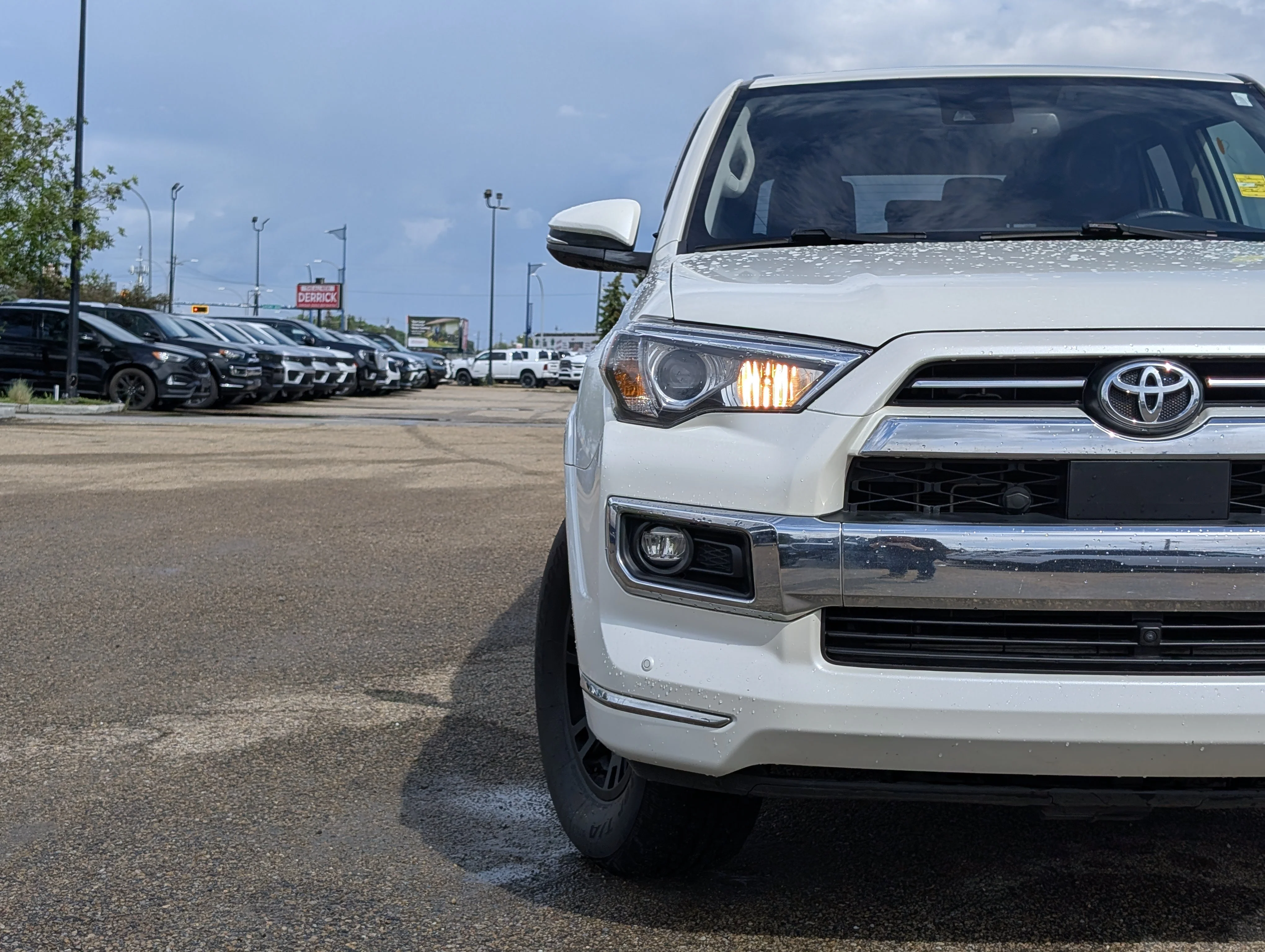 Used 2023 Blizzard Pearl Toyota LIMITED image 11