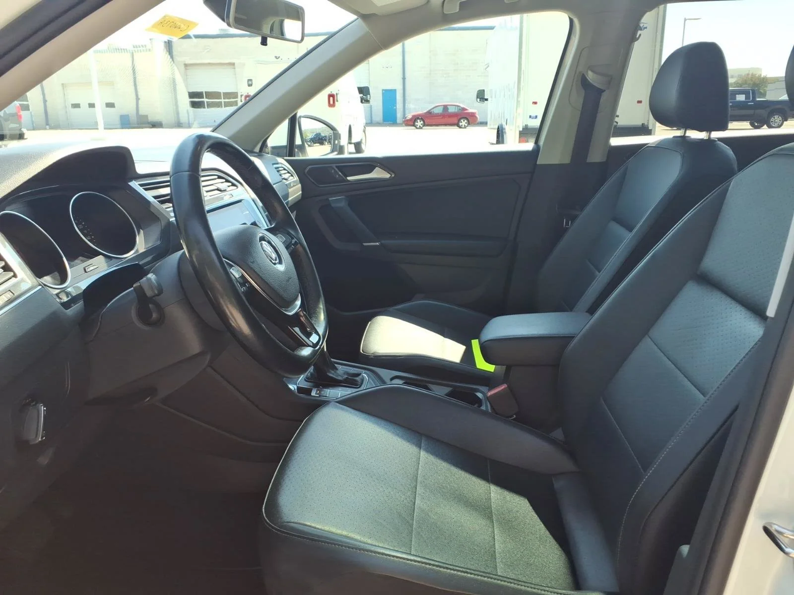 Used 2018 Pure White Volkswagen SEL image 24