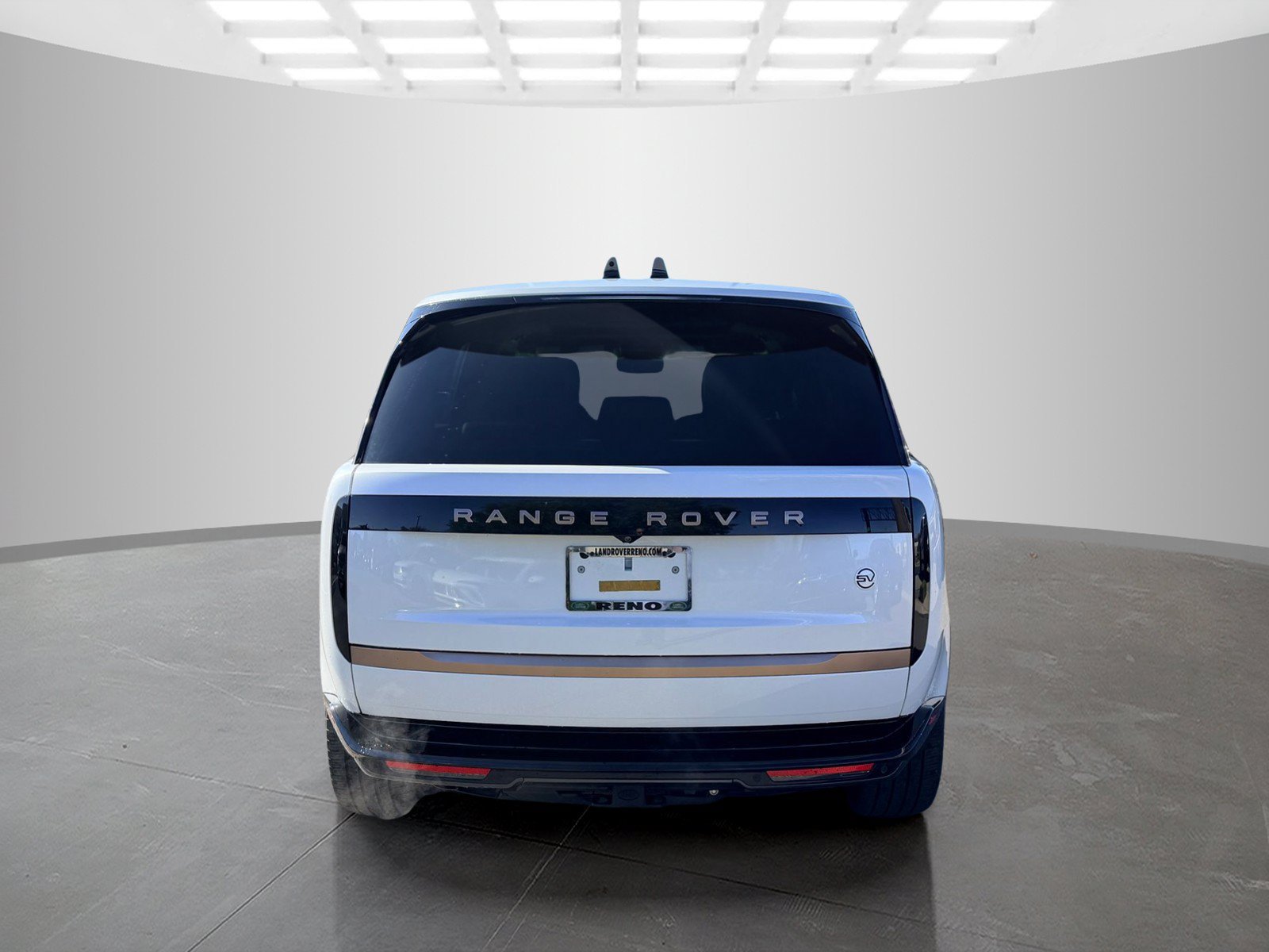 Used 2024 White Land Rover SV image 6