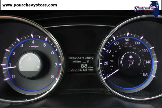 Used 2011 Black Hyundai SE image 22